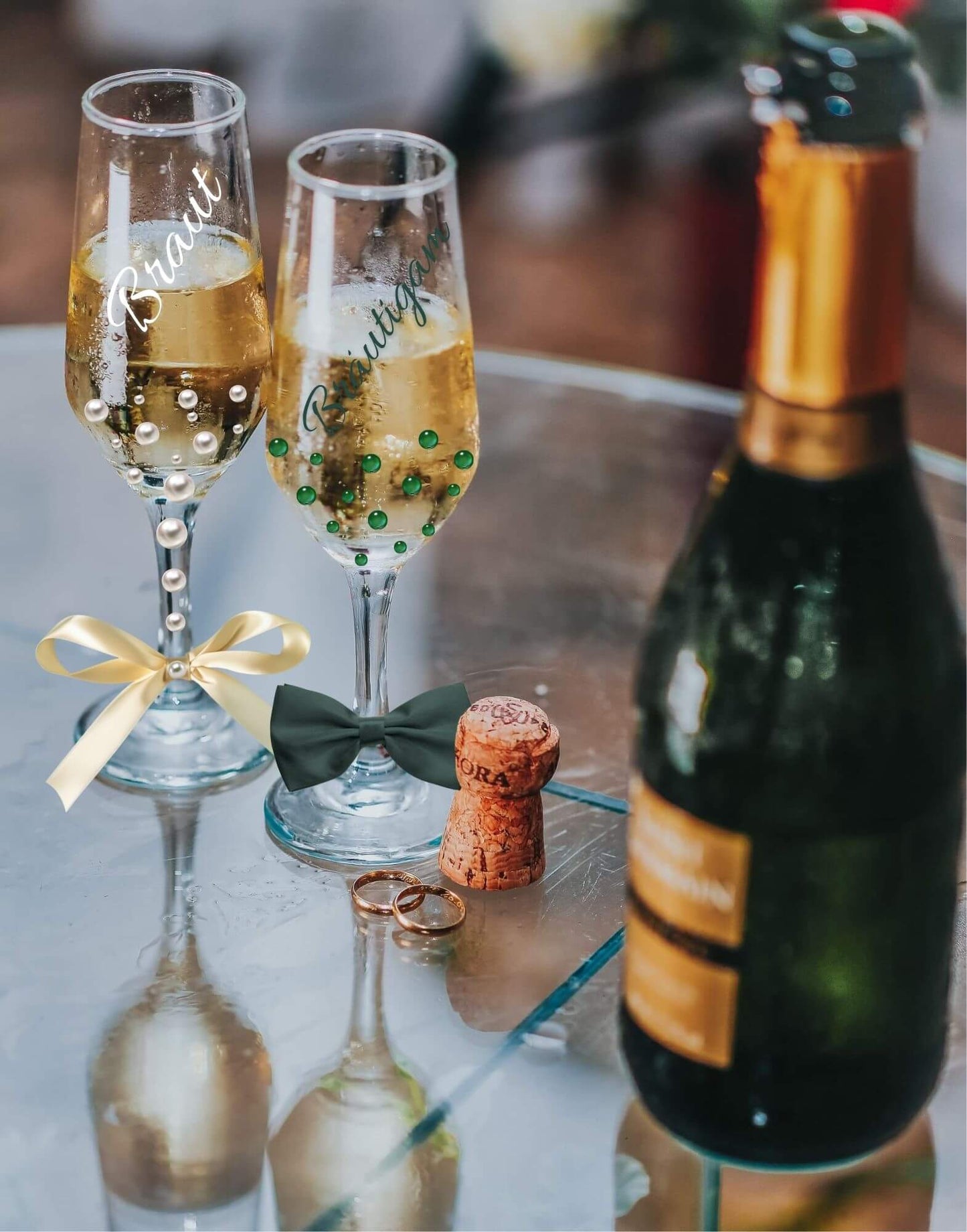 Champagnerglas-Set für die Hochzeit – Bride & Groom / Braut & Bräutigam